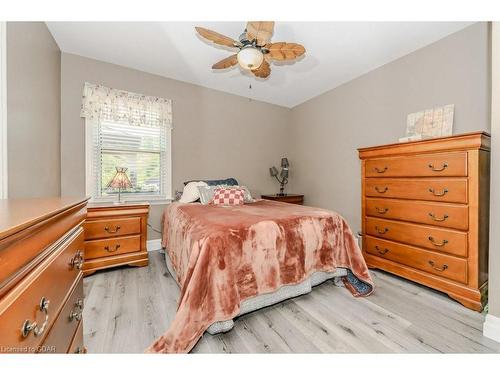 1700 Dundas Street S, Cambridge, ON - Indoor Photo Showing Bedroom