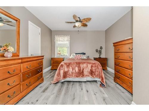 1700 Dundas Street S, Cambridge, ON - Indoor Photo Showing Bedroom