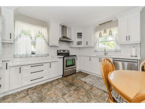 1700 Dundas Street S, Cambridge, ON - Indoor Photo Showing Kitchen With Upgraded Kitchen