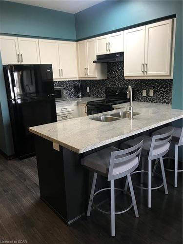 314-1077 Gordon Street, Guelph, ON - Indoor Photo Showing Kitchen With Double Sink