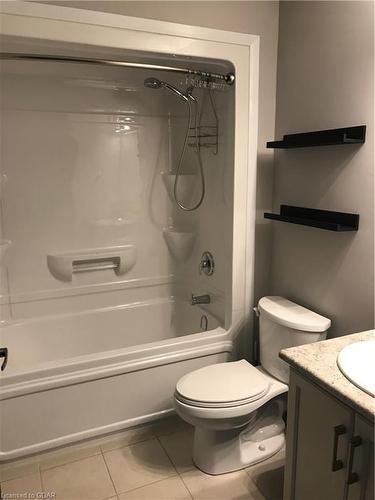 314-1077 Gordon Street, Guelph, ON - Indoor Photo Showing Bathroom