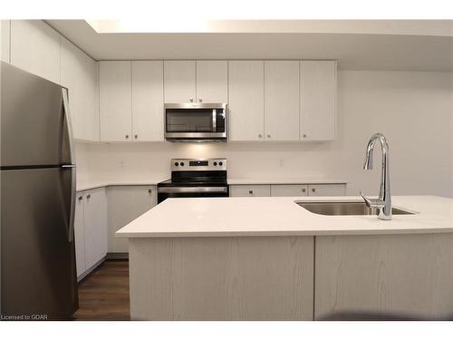 A15-10 Palace Street, Kitchener, ON - Indoor Photo Showing Kitchen With Stainless Steel Kitchen