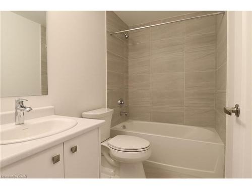 A15-10 Palace Street, Kitchener, ON - Indoor Photo Showing Bathroom