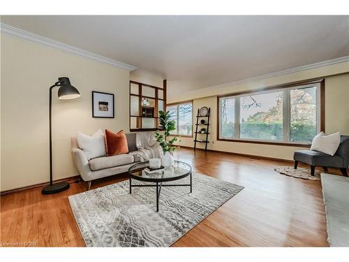 18 Elginfield Drive, Guelph, ON - Indoor Photo Showing Living Room