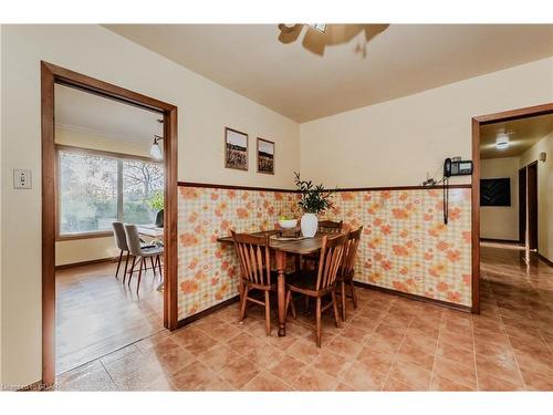 18 Elginfield Drive, Guelph, ON - Indoor Photo Showing Dining Room