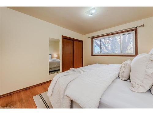 18 Elginfield Drive, Guelph, ON - Indoor Photo Showing Bedroom