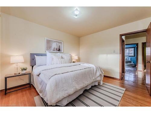 18 Elginfield Drive, Guelph, ON - Indoor Photo Showing Bedroom