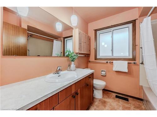 18 Elginfield Drive, Guelph, ON - Indoor Photo Showing Bathroom