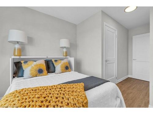 113-708 Woolwich Street, Guelph, ON - Indoor Photo Showing Bedroom