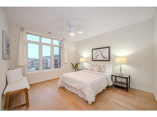 D403-71 Bayberry Drive, Guelph, ON - Indoor Photo Showing Bedroom