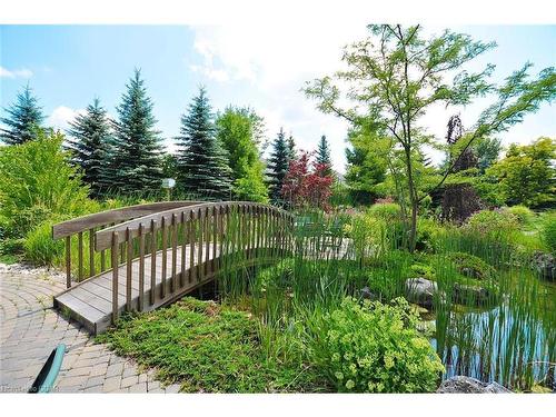 D403-71 Bayberry Drive, Guelph, ON - Outdoor