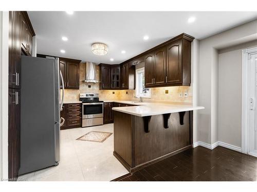 163 Moffatt Avenue, Brampton, ON - Indoor Photo Showing Kitchen