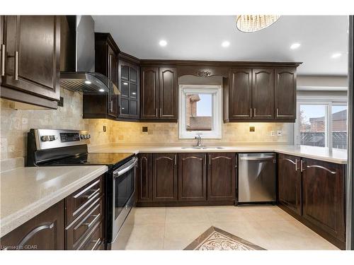 163 Moffatt Avenue, Brampton, ON - Indoor Photo Showing Kitchen With Upgraded Kitchen