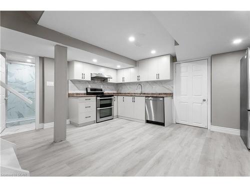 163 Moffatt Avenue, Brampton, ON - Indoor Photo Showing Kitchen