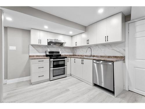 163 Moffatt Avenue, Brampton, ON - Indoor Photo Showing Kitchen