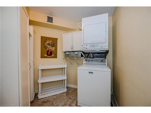 406-55 Kingsbridge Garden Circle, Mississauga, ON - Indoor Photo Showing Laundry Room