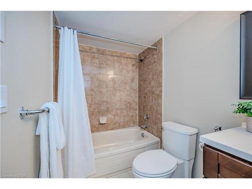 406-55 Kingsbridge Garden Circle, Mississauga, ON - Indoor Photo Showing Bathroom