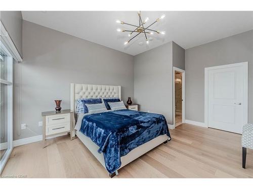 1202-1878 Gordon Street, Guelph, ON - Indoor Photo Showing Bedroom