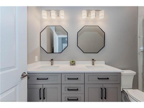 1202-1878 Gordon Street, Guelph, ON - Indoor Photo Showing Bathroom