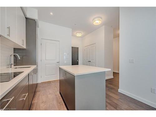 1503-181 King Street S, Waterloo, ON - Indoor Photo Showing Kitchen