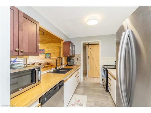 6135 Second Line, Erin, ON - Indoor Photo Showing Kitchen With Double Sink