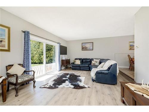 6135 Second Line, Erin, ON - Indoor Photo Showing Living Room