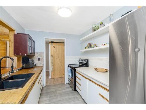 6135 Second Line, Erin, ON - Indoor Photo Showing Kitchen With Double Sink