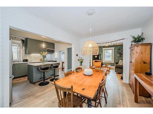 39 Raglan Street, Guelph, ON - Indoor Photo Showing Dining Room