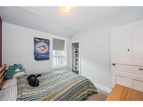 39 Raglan Street, Guelph, ON - Indoor Photo Showing Bedroom