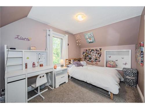 39 Raglan Street, Guelph, ON - Indoor Photo Showing Bedroom