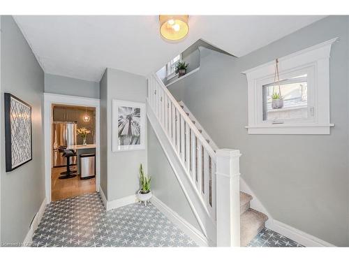 39 Raglan Street, Guelph, ON - Indoor Photo Showing Other Room