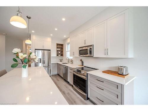 45 Queensgate Crescent, Breslau, ON - Indoor Photo Showing Kitchen With Upgraded Kitchen