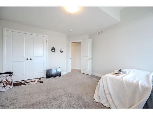 45 Queensgate Crescent, Breslau, ON - Indoor Photo Showing Bedroom