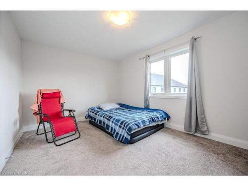 45 Queensgate Crescent, Breslau, ON - Indoor Photo Showing Bedroom