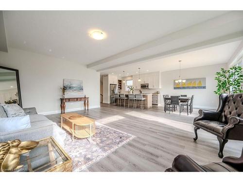 45 Queensgate Crescent, Breslau, ON - Indoor Photo Showing Living Room