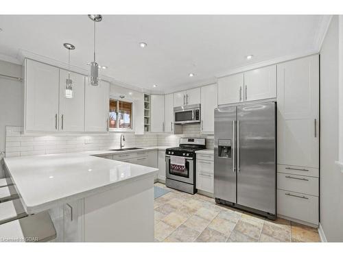 97 Pinnacle Crescent, Guelph, ON - Indoor Photo Showing Kitchen With Upgraded Kitchen