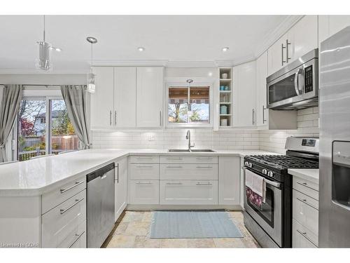 97 Pinnacle Crescent, Guelph, ON - Indoor Photo Showing Kitchen With Double Sink With Upgraded Kitchen