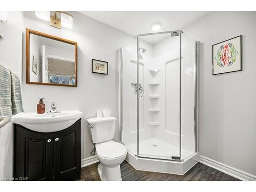 97 Pinnacle Crescent, Guelph, ON - Indoor Photo Showing Bathroom