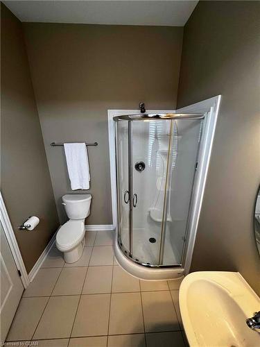 72 Arlington Crescent, Guelph, ON - Indoor Photo Showing Bathroom