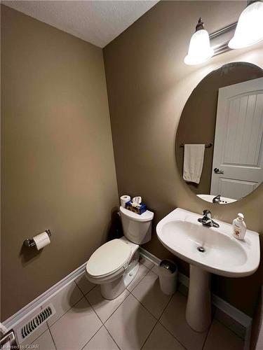 72 Arlington Crescent, Guelph, ON - Indoor Photo Showing Bathroom