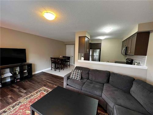 72 Arlington Crescent, Guelph, ON - Indoor Photo Showing Living Room