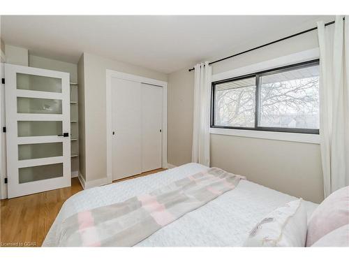 1735 Queenston Road, Cambridge, ON - Indoor Photo Showing Bedroom