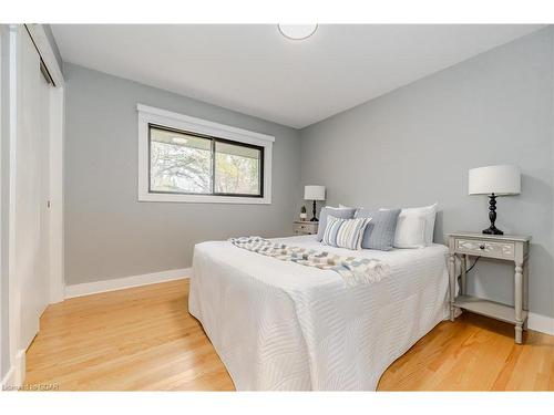 1735 Queenston Road, Cambridge, ON - Indoor Photo Showing Bedroom