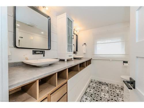 1735 Queenston Road, Cambridge, ON - Indoor Photo Showing Bathroom