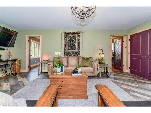 7167 Seventh Line, Belwood, ON - Indoor Photo Showing Living Room