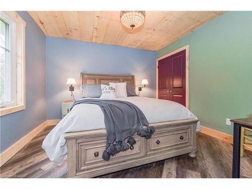 7167 Seventh Line, Belwood, ON - Indoor Photo Showing Bedroom