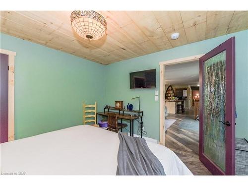 7167 Seventh Line, Belwood, ON - Indoor Photo Showing Bedroom