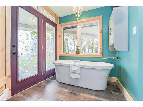 7167 Seventh Line, Belwood, ON - Indoor Photo Showing Bathroom