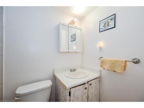 312-105 Conroy Crescent, Guelph, ON - Indoor Photo Showing Bathroom