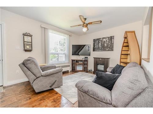 32 Walnut Lane, Paris, ON - Indoor Photo Showing Living Room With Fireplace